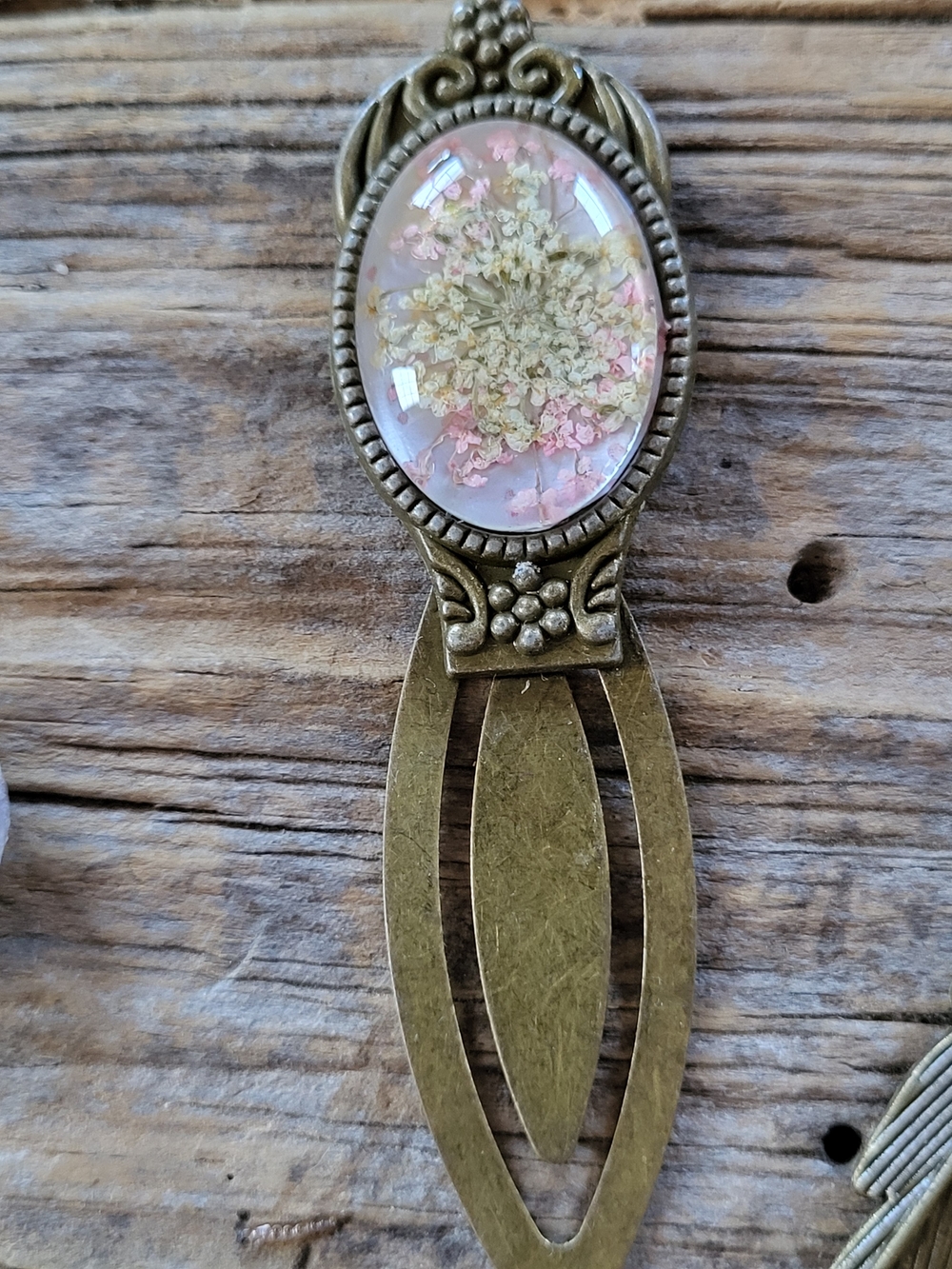 Vintage-Style Pink Floral Under Glass Cabachon Bookmark